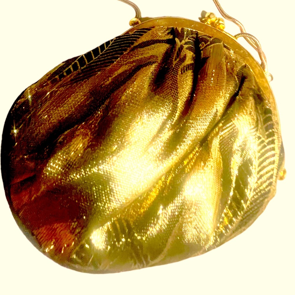 LE REGALE GORGEOUS VINTAGE GOLD SOFT CROSSBODY SMALL PURSE  AGE CIRCA 1970